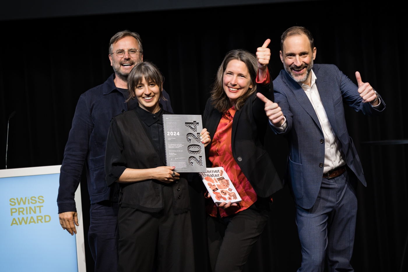 Swiss Print Award, Pit Lederle, Lina Pittner (Discodoener Kommunikationsdesign), Kirsten Barkey (Luzerner Theater), Sandro Blättler (Engelberger Druck AG), Foto: Fotografie Manufaktur St. Gallen